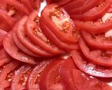 イギリスで大好評♪にんにくトマトのサラダ作り方1写真