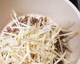 挽肉ともやしの辛味噌スープ作り方3写真