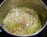 ヘルシー！たっぷりツナキャベツ味噌汁作り方1写真