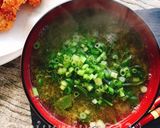 豚バラ入りめかぶたっぷり味噌汁作り方1写真