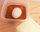 とろけるチーズと半熟煮卵のおむすび。作り方1写真