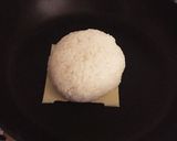 とろけるチーズと半熟煮卵のおむすび。作り方3写真