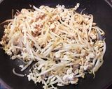 簡単！絶品！もやしと挽肉の春巻き☆作り方1写真