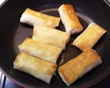 簡単！絶品！もやしと挽肉の春巻き☆作り方3写真