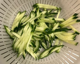 えのきときゅうりの梅じそ和え作り方1写真