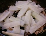 大根の炒めwith豚挽き肉。作り方3写真