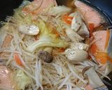 フライパン1つ〜塩鮭と野菜の中華煮込み作り方4写真