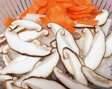 味付け簡単♪豚と大根の味噌炒め作り方2写真