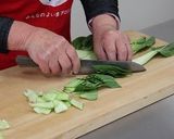 チンゲンサイのたまごとじ丼作り方1写真