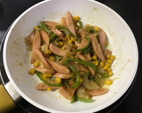 魚肉ソーセージのカレーマヨ炒め作り方5写真