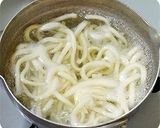 ランチに♪ 豚肉と長葱の甘辛焼きうどん作り方3写真