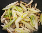 ☆豚バラ肉としめじのよせ鍋つゆ炒め☆作り方8写真