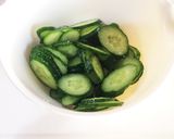 簡単♫鯖缶とキュウリ和え☆☆作り方1写真