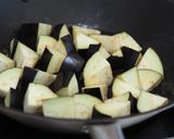 簡単コク旨★豚肉とナスの味噌バター炒め作り方3写真
