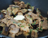 簡単コク旨★豚肉とナスの味噌バター炒め作り方6写真