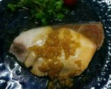 ブリの湯煮☆ガーリックバターソースがけ♪作り方4写真