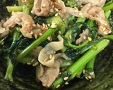 余った菜の花を豚小間で炒めた副菜！作り方4写真