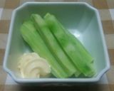 簡単☆ブロッコリー芯で野菜スティック♪作り方3写真
