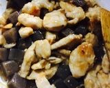 こんにゃくと鶏胸肉のテリマヨ炒め作り方8写真