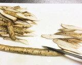 鳥とごぼうとこんにゃくの煮物作り方1写真
