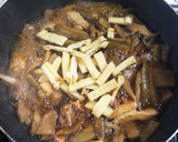 鳥とごぼうとこんにゃくの煮物作り方8写真