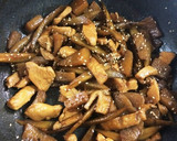 鳥とごぼうとこんにゃくの煮物作り方9写真