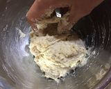 手ごね☆バターなし☆苺の粒ジャム入りパン作り方2写真