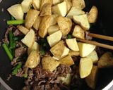 新じゃがと牛肉のオイスター炒め作り方10写真