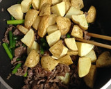 新じゃがと牛肉のオイスター炒め作り方10写真