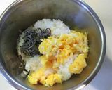 朝食に♪お弁当に♡塩昆布と卵のおにぎり☆作り方3写真