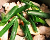 簡単分量！柔らか手羽元と大根の煮込み☆　作り方3写真
