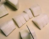 簡単分量！柔らか手羽元と大根の煮込み☆　作り方4写真