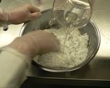 お鍋で簡単！なめらか食感のよもぎ団子作り方3写真