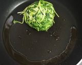 簡単！豆苗とツナのごま油炒め作り方2写真