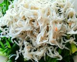 春菊大量消費＊春菊の塩炒めしらすのっけ作り方4写真