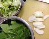 青梗菜と豚肉の中華スープ作り方1写真