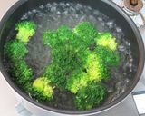 海老とブロッコリーのカルボナーラ作り方1写真