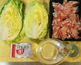 キャベツと豚バラの簡単♡スープ煮♪作り方1写真