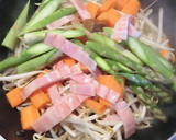 もやしとアスパラの蒸し焼きをお弁当に～作り方3写真