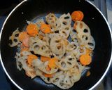 シンプル定番副菜！レンコンのきんぴら作り方3写真
