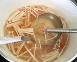 優しい甘み♡大根と人参とエノキの味噌汁作り方6写真