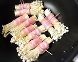 居酒屋気分！えのきベーコン巻き串☆作り方5写真