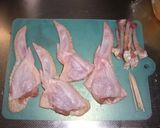 鶏手羽先のゆで卵詰め。アボガドサラダ添え作り方1写真