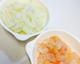 簡単♪むきエビと玉ねぎのケチャップ炒め♡作り方2写真