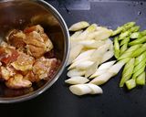 簡単！豚バラの２色アスパラ炒め作り方1写真