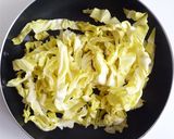 春キャベツと鮭の春色丼作り方1写真