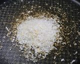 オイルフリー！フライパンで焼きパン粉作り方1写真