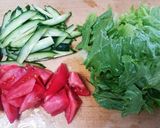 野菜たっぷりゴマだれサラダうどん作り方2写真