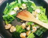 コーンと小松菜でホタテのバター醤油炒め作り方5写真