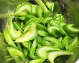 超楽々 鉄板メシ:セロリ浅漬け 茎の部分作り方2写真